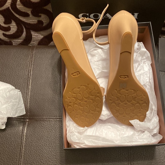 New authentic coach shoes - Picture 5 of 5